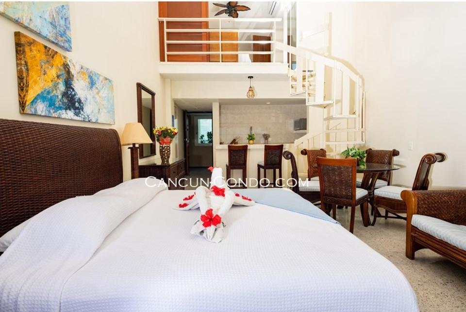 2 Story Oceanfront Penthouses On Cancun Beach! エクステリア 写真