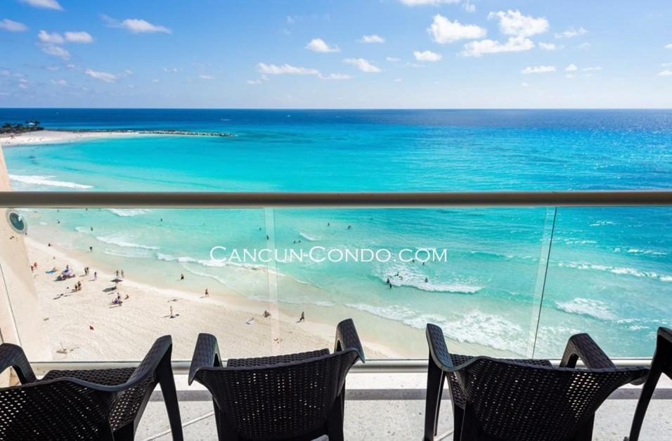 2 Story Oceanfront Penthouses On Cancun Beach! エクステリア 写真