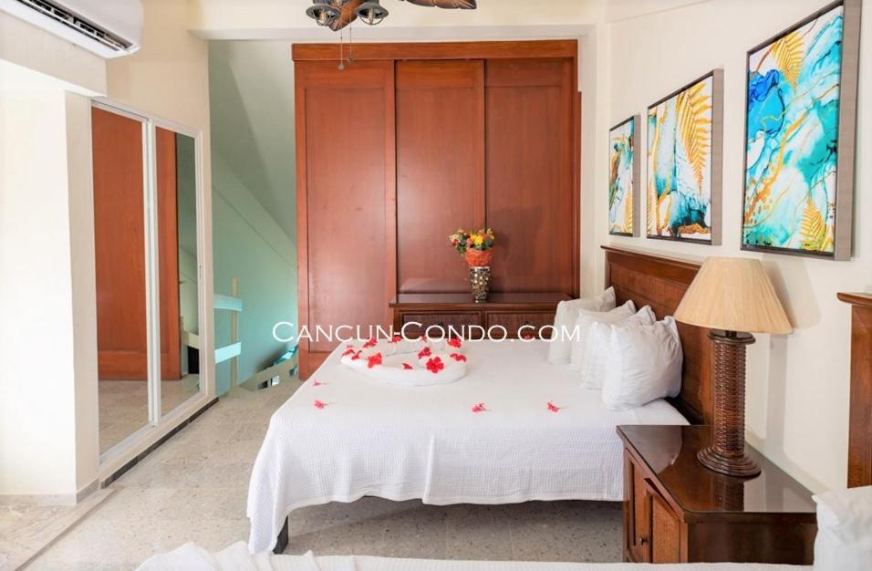 2 Story Oceanfront Penthouses On Cancun Beach! エクステリア 写真