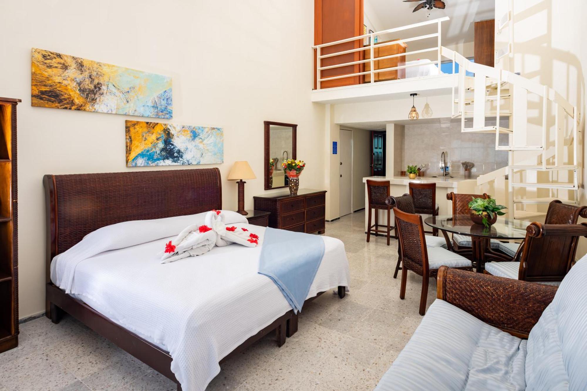 2 Story Oceanfront Penthouses On Cancun Beach! エクステリア 写真