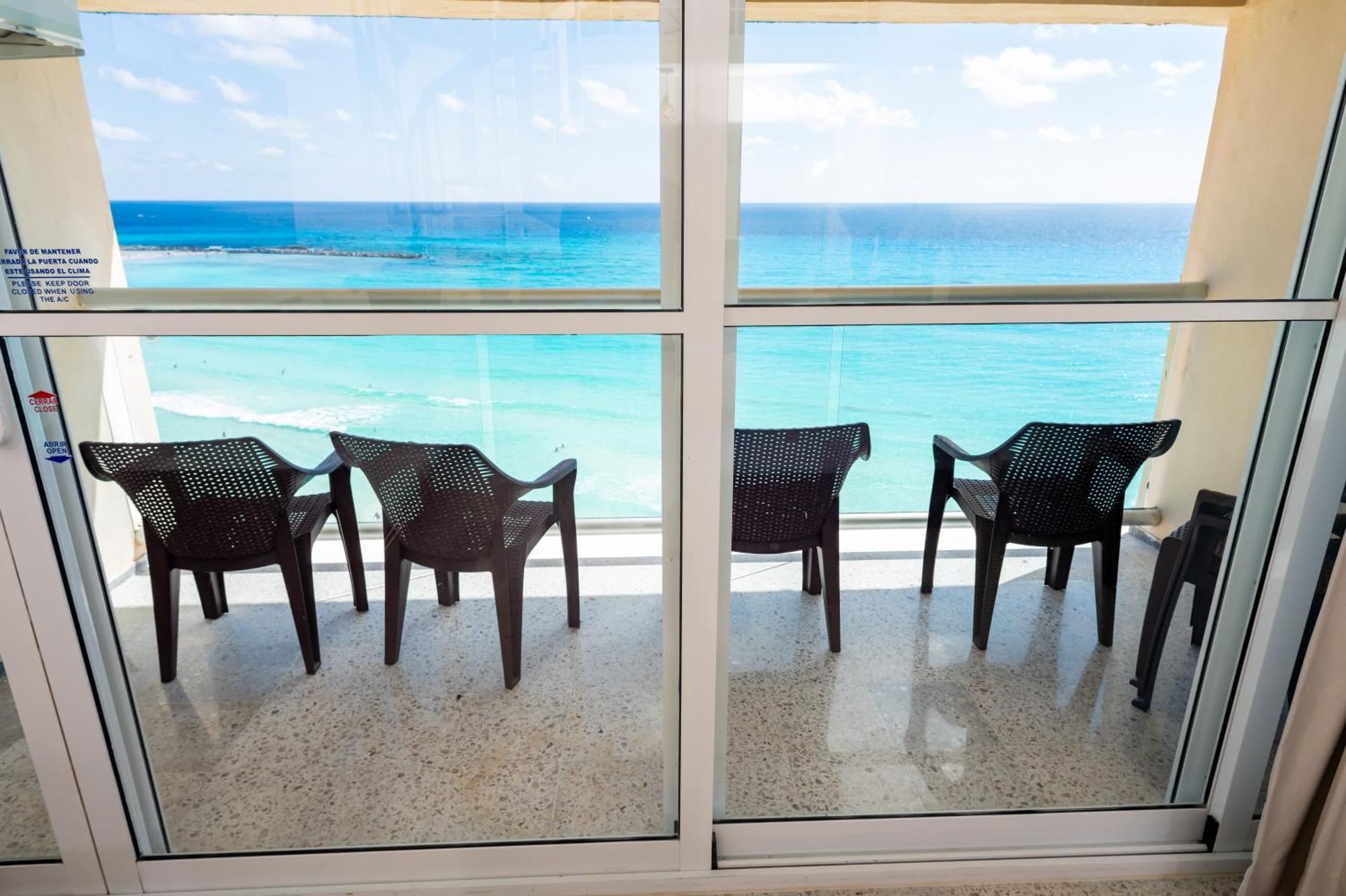 2 Story Oceanfront Penthouses On Cancun Beach! エクステリア 写真